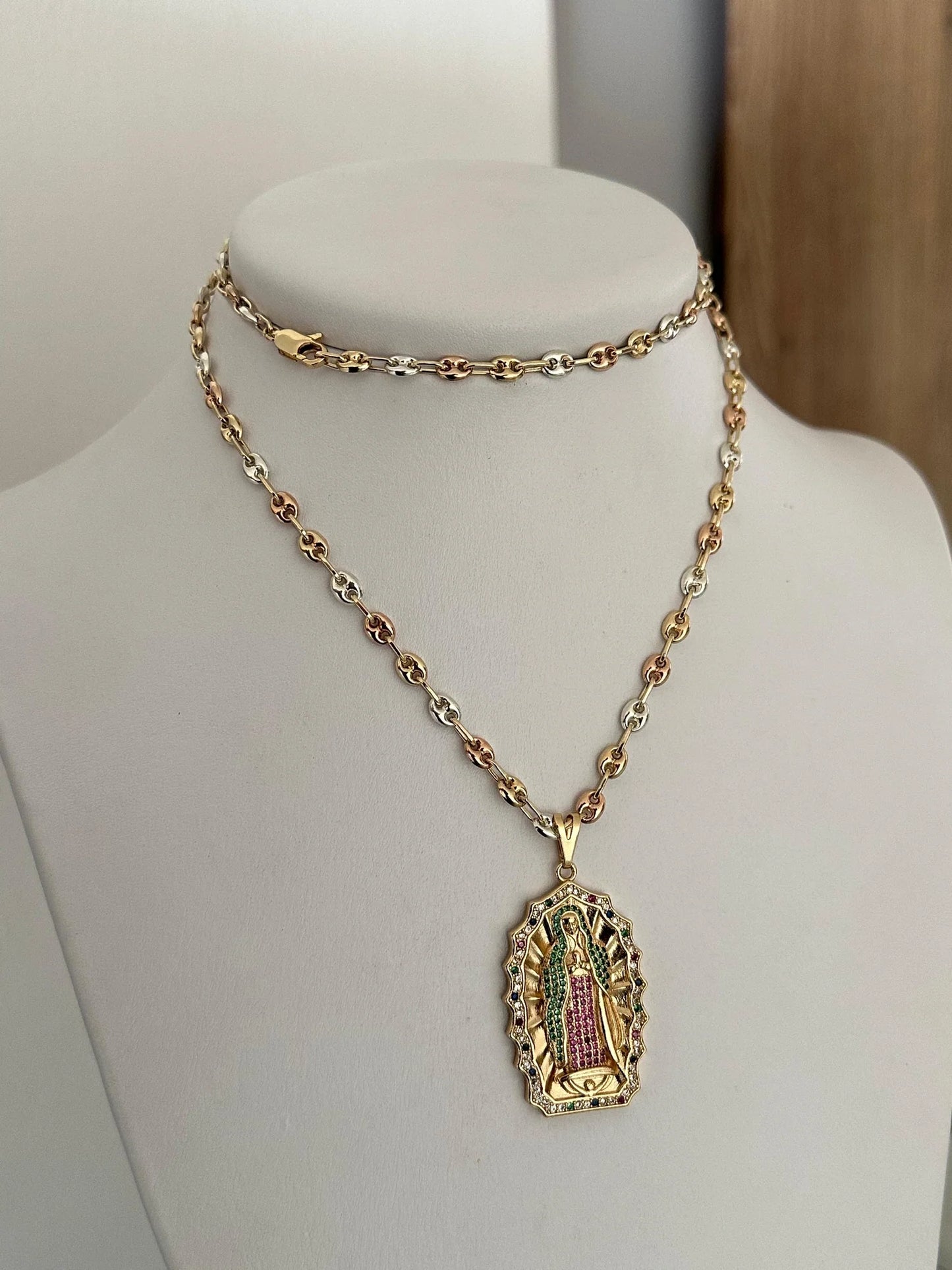 Cadena Gcc 3 Oros 60 Cm + Dije Virgen Guadalupe Grande Swarovski Exclusive