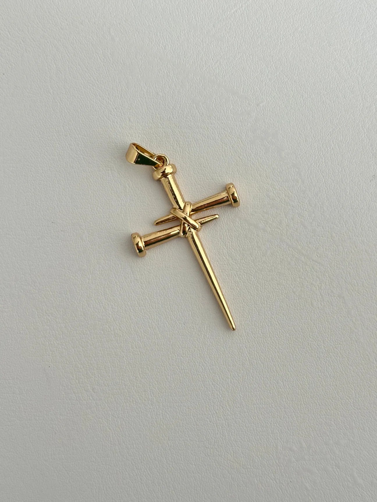 Dije cruz 3 clavos exclusive 4.8cms