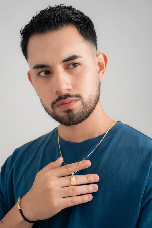 Cadena Serpiente Plana 1 mm 65 Cm + Dije Rostro Mediano Tallado