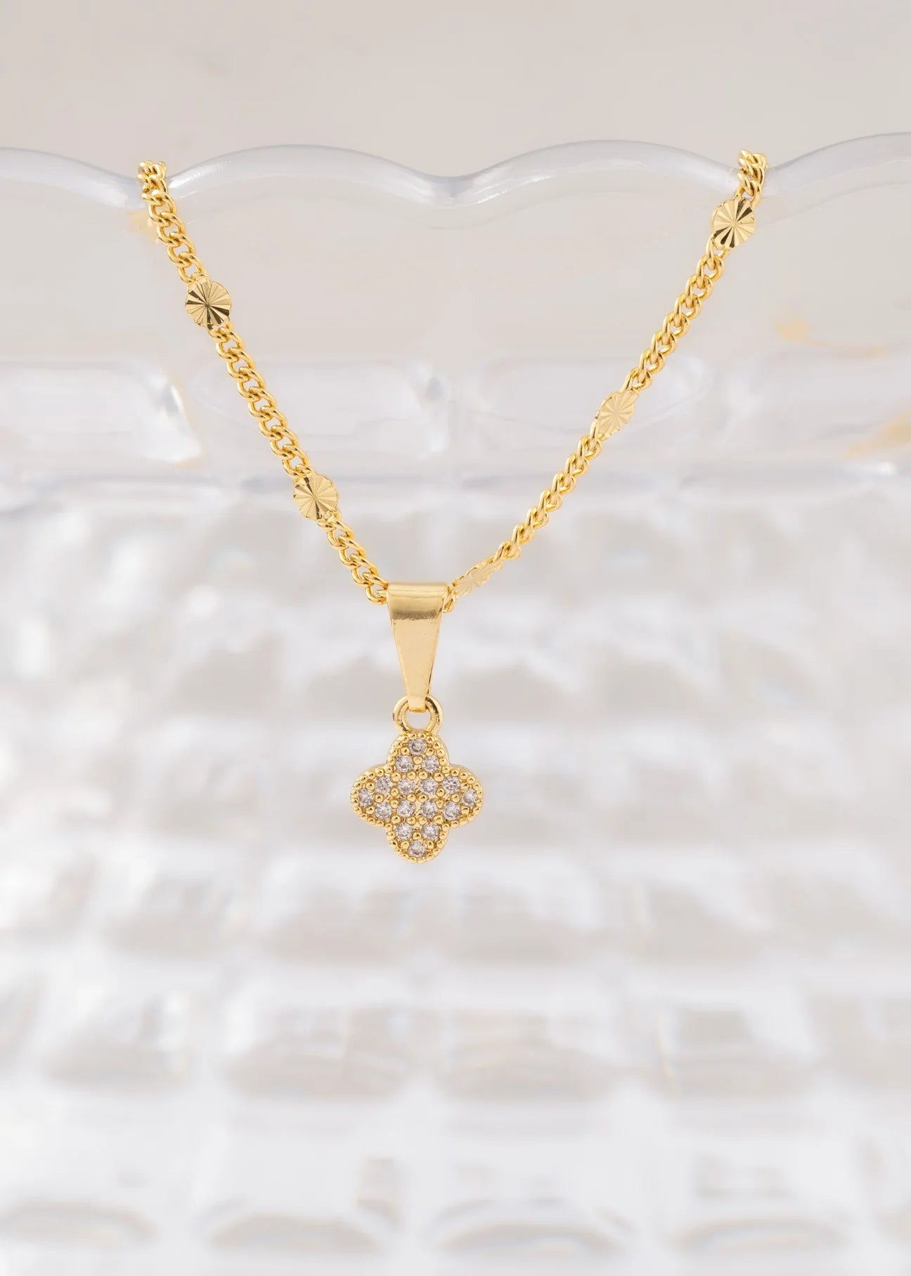 Dije clover circonias 0.7mm