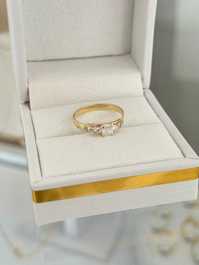 Anillo Piedra Mini Cuadrada