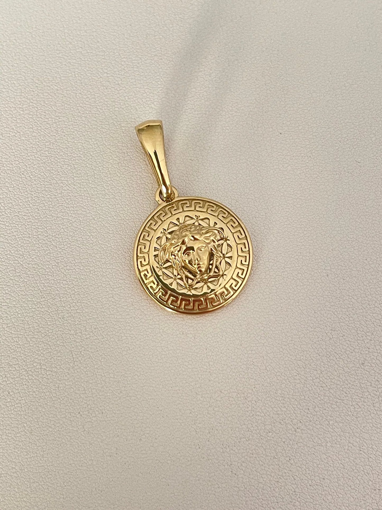 Dije Medusa Mediana Alta Gama
