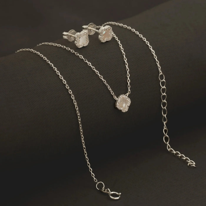 Conjunto Clover Nácar 0.7 mm 40 Cms + Ext Plata Ley 925
