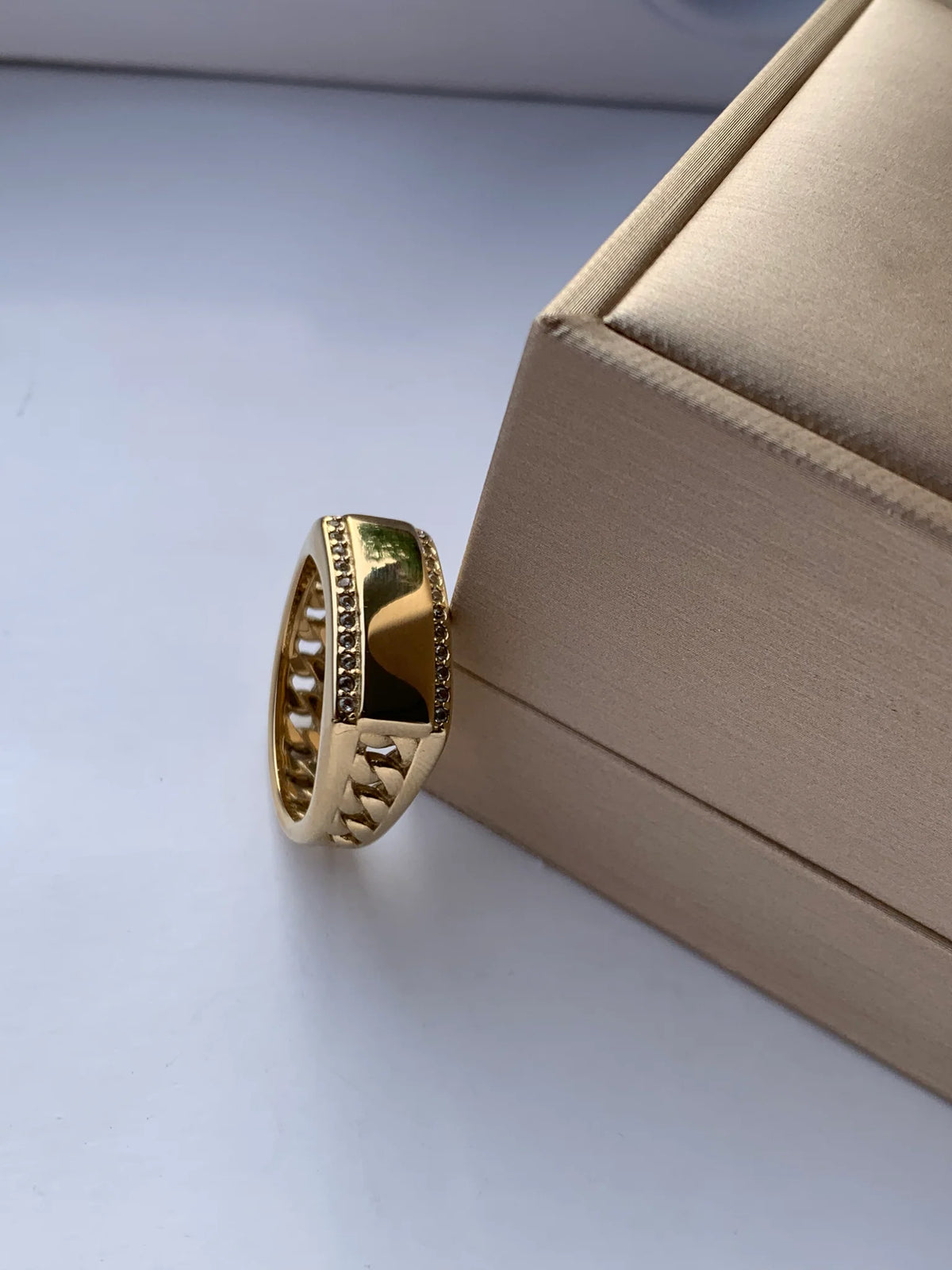 Anillo Cubano Placa alta gama